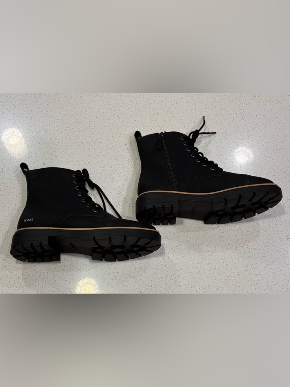 TOMS Black Combat Lug Sole Ankle Boots Lace Up Side Zip Womens Size 7 Like New - Picture 6 of 9
